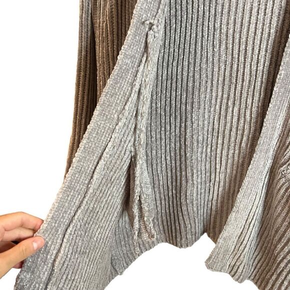 NWT! John Paul Richard grey chenille cardigan - Picture 9 of 11